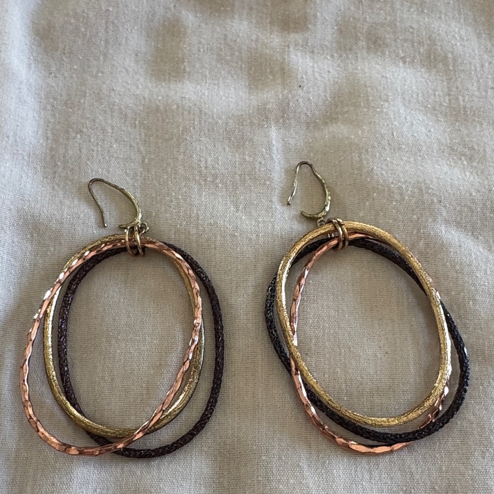 Chic Triple-Tone Hoop Earrings